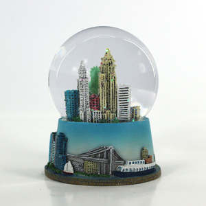 卸売カスタマイズ可能なレジン製スノーグローブ観光土産、象徴的な自由の女神像、アメリカの建物、プロモーション、愛の芸術テーマの製作 - Product Image 4