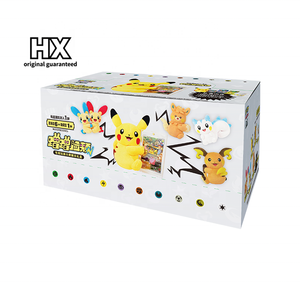 Yeni Orijinal Basitleştirilmiş Çince Pokemon Yanakları Sürtülen Peluş Oyuncak Kartlı Vitrin Hediye Kutusu Pokemon Vitrin Koleksiyon Kutusu - Product Image 1