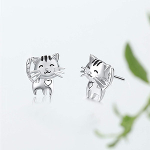 Boucles d'oreilles clous motif chat souriant pour femme, design animal mignon, accessoires d'oreille pour usage quotidien - Product Image 6