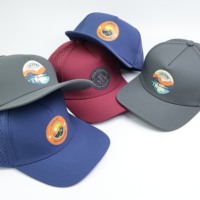 Gorra de béisbol y golf con ala curva perforada con láser de fibra de poliéster 100% al por mayor, gorra impresa personalizada para deportes al aire libre de secado rápido