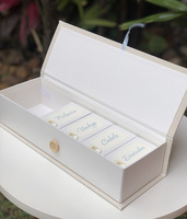 Boîte de rangement rigide en papier magnétique à rabat pour lingettes dentaires de bébé, jouets, brodée, coffret cadeau de naissance avec ruban
