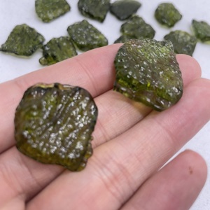 All'ingrosso di cristallo di alta qualità moldvatite esemplari per la guarigione - Product Image 4