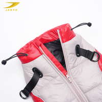 Gilet matelassé pour chien personnalisé, coloris rouge et gris, avec harnais intégré, design D-ring, fermeture éclair frontale, chaud et matelassé, sans manches
