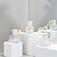 Diffuseur de parfum pour voiture en verre carré, flacon suspendu, bouchon à vis en bois, logo personnalisé, vente en gros