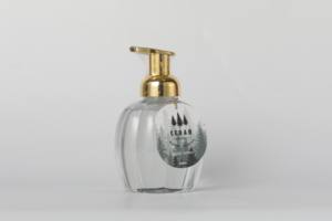 Savon pour les mains moussant à la senteur de <span class=keywords><strong>cèdre</strong></span>, de haute qualité, parfumé, nettoyant et hydratant, fabrication en gros, OEM et ODM - Product Image 3