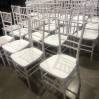Chaise Chiavari en résine plastique blanche la plus populaire pour événements, banquets, mariages, hôtels et réceptions à Dubaï, vente en gros