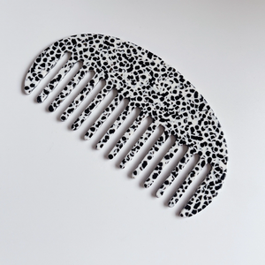 หวีผมอะซิเตทสไตล์มินิมอลลายเรโทรสำหรับผู้หญิง ป้องกันไฟฟ้าสถิต ลายพิมพ์วินเทจ ขนาดเดียว - Product Image 2