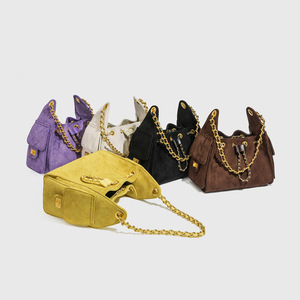 Sac à chaîne en daim à motifs sensuels pour femme, nouvelle collection 2025 – Sac seau élégant pour le quotidien, à porter à l'épaule, avec doublure en polyester - Product Image 1