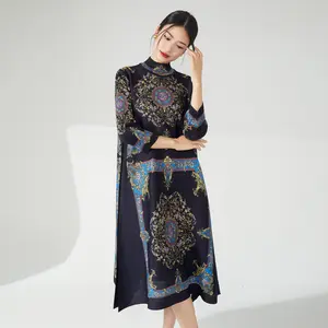 Miyake abito estivo di alta qualità elegante modello di Design plissettato stampato in tessuto elasticizzato Casual da donna di media lunghezza