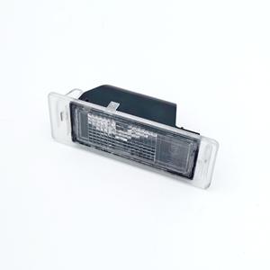 Carcasa de Luz de Matrícula Buick 13502179 Trasera de Repuesto con Fijación por Tornillo, Material PP - Product Image 1