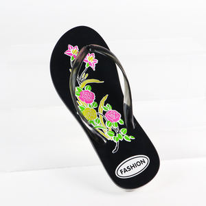 Sandalias Tailandesas Hechas en China para Mujeres Maduras con Correas Intercambiables - Product Image 3