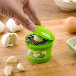 HelloWorld Kitchen Innovations aglio Peel spremiaglio frantoio tritacarne e contenitore di stoccaggio tritatutto per aglio utensile da cucina