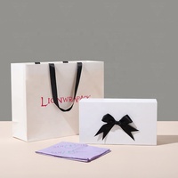 Boîte cadeau en carton blanc Boîte de luxe avec ruban interchangeable et fermeture magnétique Ensemble de grandes boîtes cadeaux pliantes