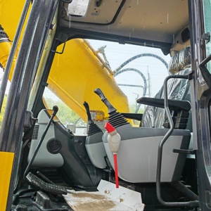 Excavadora Usada de Alta Calidad Komatsu PC200-8N1 de 20 Toneladas, Origen Japón, Motor de 110kW, Bajo Consumo de Combustible - Product Image 6