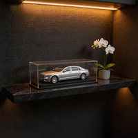 Vitrine en acrylique transparente en gros pour modèles de voitures et figurines, boîte de présentation anti-poussière avec base, décoration intérieure pour chambre et bureau