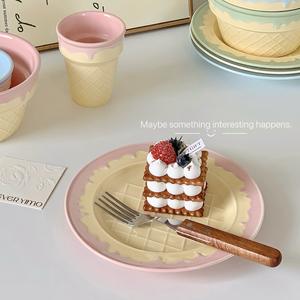 Assiettes de service modernes en céramique, crémeuses et esthétiques-Vaisselle moulée unique pour crème glacée pour restaurants - Product Image 2