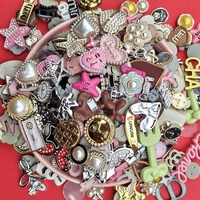 Lot de breloques DIY pour coques de téléphone, assortiment aléatoire, en acrylique, perles, lettres, formes géométriques, fleurs, à dos plat, pour chaussures Crocs, pinces à cheveux, artisanat, vente en gros
