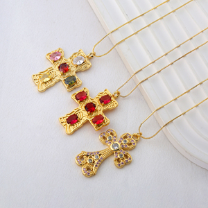 Lussuoso Ciondolo Croce Cristiana con Cristalli CZ Multicolore, Collana Crocifisso Placcata Oro, Gioiello Spirituale da Regalo - Product Image 5