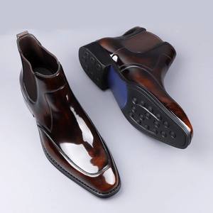 Zapatos de vestir formales de cuero brocado grabado a mano de alta gama para hombre, transpirables, antideslizantes, para bodas, con punta cuadrada y para calzado de talla grande. - Product Image 2