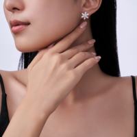 Anting-anting Produk Terlaris Model Marquise Potongan D Warna Moissanite Bentuk Bunga Anting-anting Stud Perak Sterling 925 Perhiasan Pernikahan Pengantin
