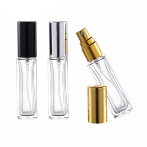 Flacons de parfum de luxe en verre fantaisie, fond épais, carrés, transparents, rechargeables, de 5 ml à 30 ml, avec impression sérigraphique sur la surface. - Product Image 3
