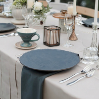 Assiette de présentation circulaire en plastique bleu clair de 13 pouces, motif végétal, faite à la main, classique, utilisée pour le dîner, les mariages, les fêtes, la décoration