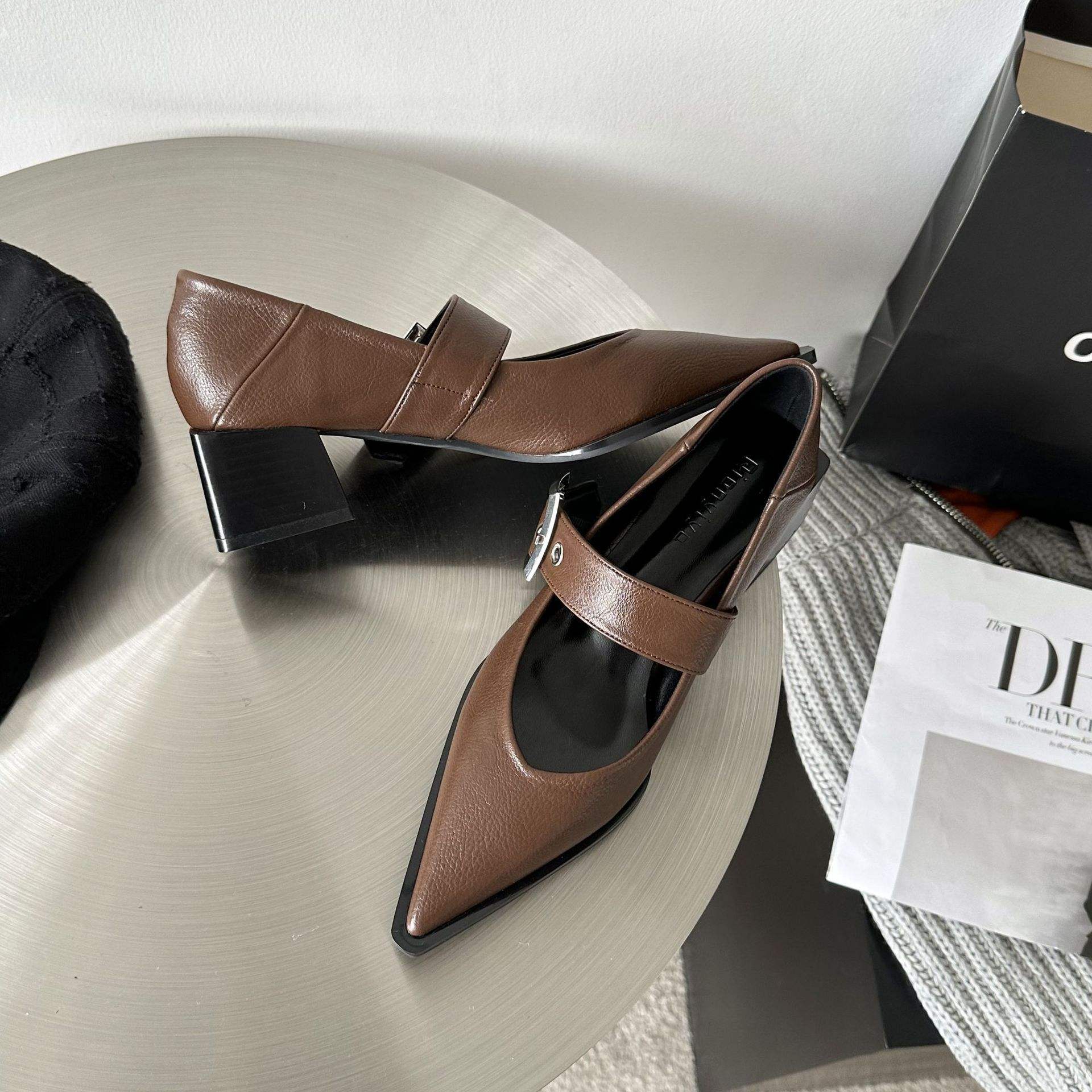 สีน้ำตาล