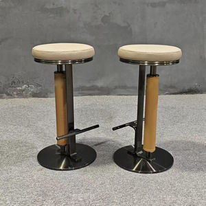 Tabourets de bar ronds modernes sans dos Siège créatif en cuir de haute qualité avec anneau solide en acier inoxydable pour restaurants hôtels HomeBars - Product Image 1