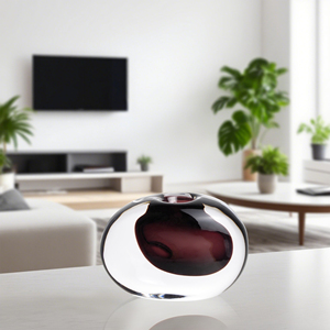 Vase en verre ovale abstrait (bordeaux et dégradé clair), design organique sculptural. Idéal pour <span class=keywords><strong>la</strong></span> décoration intérieure, <span class=keywords><strong>les</strong></span> collections d'art. - Product Image 4