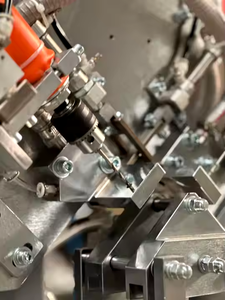 Machine de remplissage automatique de tamis moléculaires conviviale pour l'utilisateur avec PLC et moteur haute vitesse pour le traitement du verre isolant - Product Image 4