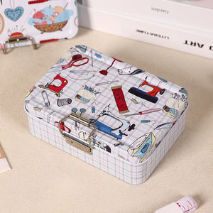 1 boîte en métal vintage à double couche avec boucle pour ranger les cartes, petite boîte à motifs de couture, boîte à bijoux, boîte à outils portable pour aiguilles et fils - Product Image 6