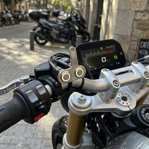 Aluminum Alloy Motorcycle Handlebar Dual Button Switch, <strong>Engine</strong> Kill, Horn &amp; LED Spotlight Control Modification Bracket - Product Image 1