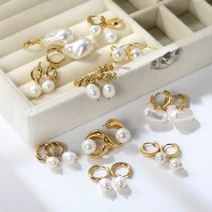 Pendientes de Aro de Perlas en Forma de Corazón, de Acero Inoxidable con Baño de Oro de 18k, Resistentes al Agua, No se Deslustran, Joyería de Moda para Mujer, Venta al por Mayor - Product Image 1