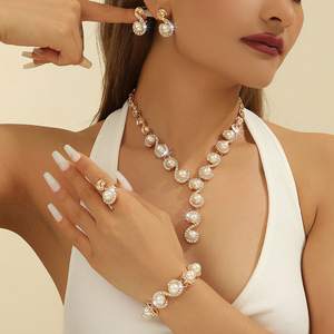 Collar y Pendientes de Aleación con Perlas de Imitación Florales Doradas, Exquisitos y a la Moda, para Bodas y Fiestas, Estilo Europeo Americano, Gran Venta Transfronteriza - Product Image 1
