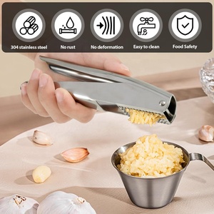 Presse-ail en acier inoxydable Coupeur et <span class=keywords><strong>broyeur</strong></span> de cuisine manuel avec outil en plastique souple durable pour l'utilisation de légumes - Product Image 5