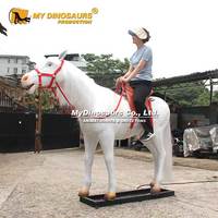 Manège extérieur réaliste pour enfants My Dino : Cheval blanc animatronique