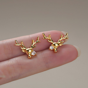 Orecchini a perno con renne natalizie in stile europeo e coreano, carini e alla moda, per donna, accessori per le orecchie, idea regalo per le feste - Product Image 6