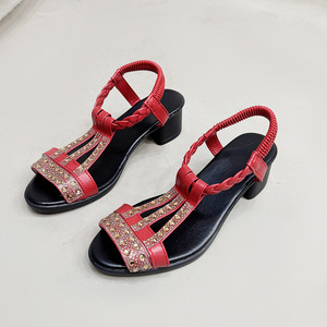 Женские босоножки на танкетке - Product Image 6