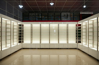 Meuble de Magasin de Soins sur Mesure, Vitrine Murale en Bois pour Boutique de Parfumerie, Étagère d'Exposition de Cosmétiques en Verre avec Lumière LED