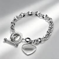 Bracelet à breloques en forme de cœur en acier inoxydable pour femmes - Bracelet à chaîne avec fermoir à bascule OT de couleur argentée