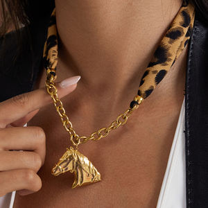 <span class=keywords><strong>Collana</strong></span> J&D Vintage Autunno Inverno in Acciaio Inossidabile con Catena Ovale Leopardata e Ciondolo a Testa di <span class=keywords><strong>Cavallo</strong></span> - Product Image 1