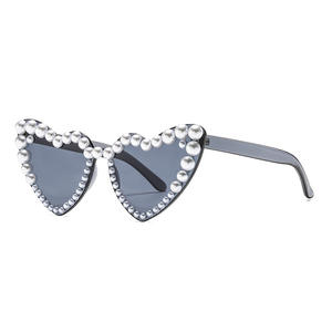 Lunettes de soleil en forme de cœur pour femmes, monture PC UV400, verres AC, lunettes de fête à la mode, gris, rouge, marron, bleu, violet, vert - Product Image 1