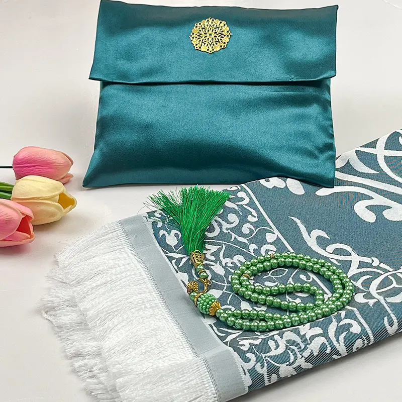 Set de prière cadeau avec pochette en velours Design islamique Tapis de prière décoratif Perles de prière Tesbih Cadeau islamique pour Ramadan Eid et mer