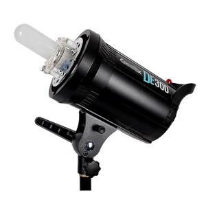 DF Wholesale GodoxDE300W 300W Lumière d'appoint photographique pour la photographie, Flash pour la prise de vue de natures mortes, Flash d'appareil photo DE 300W C - Product Image 2