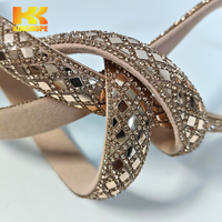 Ruban de 13,0 mm avec strass ronds et carrés mélangés pour la décoration du dessus des chaussures, fournisseur direct en gros, OEM personnalisé