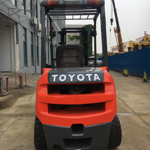 Chariot élévateur diesel Toyota FGZN 30 d'occasion, trois mâts, déplacement latéral - Product Image 4