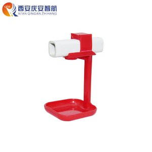 Bebedero <span class=keywords><strong>de</strong></span> Plástico PP <span class=keywords><strong>de</strong></span> Alta Calidad para Aves <span class=keywords><strong>de</strong></span> Corral, Ahorrador <span class=keywords><strong>de</strong></span> Agua, con Taza <span class=keywords><strong>de</strong></span> Goteo para Tubo Cuadrado, Precio <span class=keywords><strong>de</strong></span> Fábrica QZH - Product Image 4