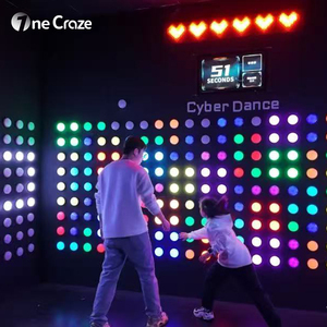 Équipement de jeu interactif mural de défi de réaction rapide avec boutons poussoirs pour événements personnalisés - Product Image 1