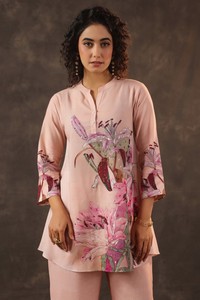 ชุดเซ็ตออกแบบลายดอกไม้สำหรับผู้หญิงสุดหรู เสื้อคอวีทรงทูนิคพร้อมกางเกงขายาวทรงกว้าง แฟชั่นทันสมัย - Product Image 4