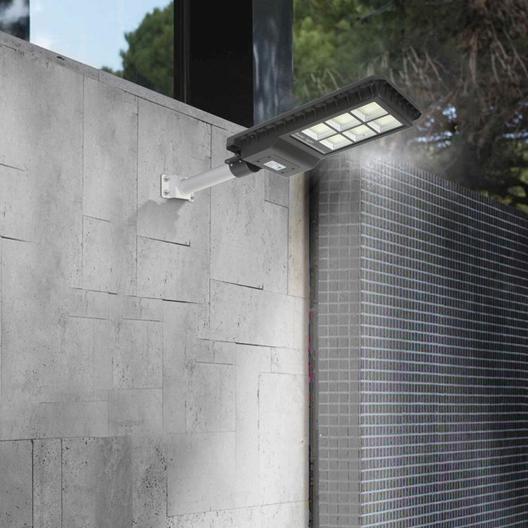 Contrôle de puissance élevée imperméable durable de route extérieure automatique 180w tout en un solaire a mené le réverbère